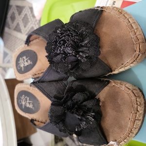 Life Stride, size 7.5M, black with flower wedge